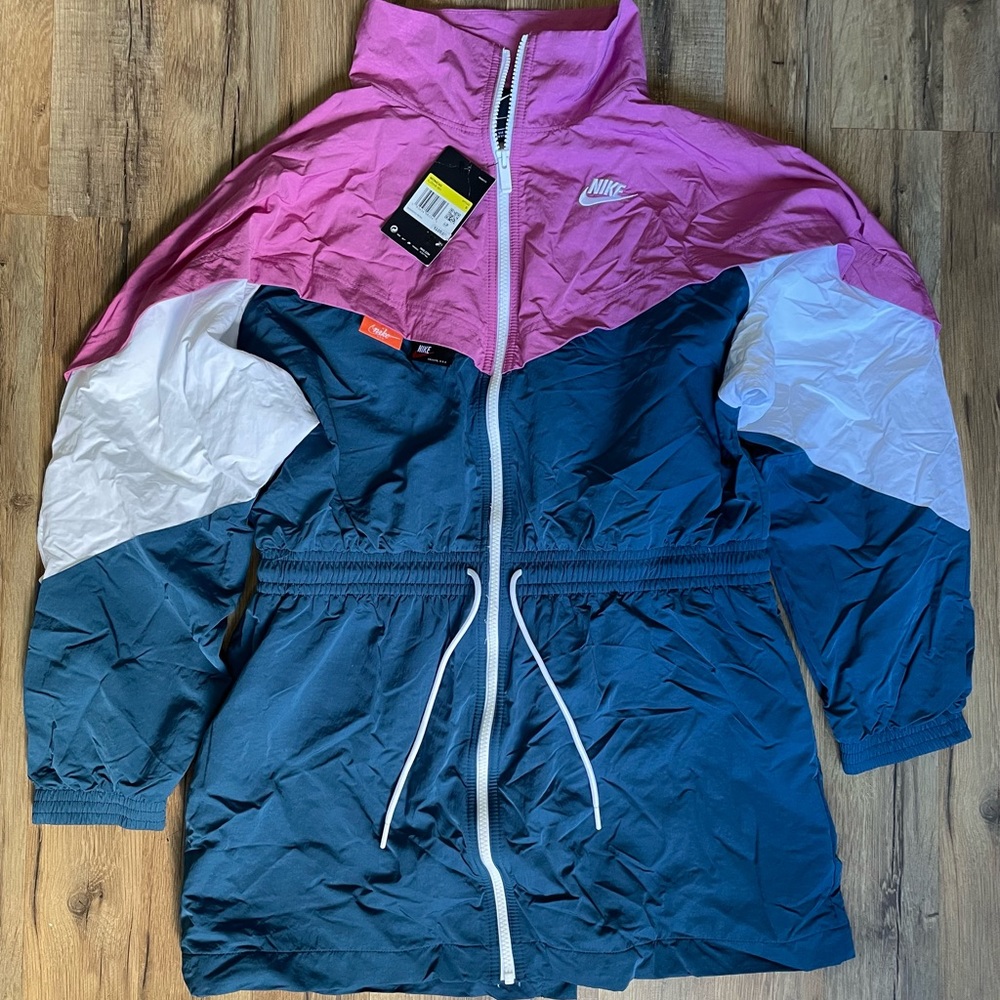 Brand new women Nike jacket sz small